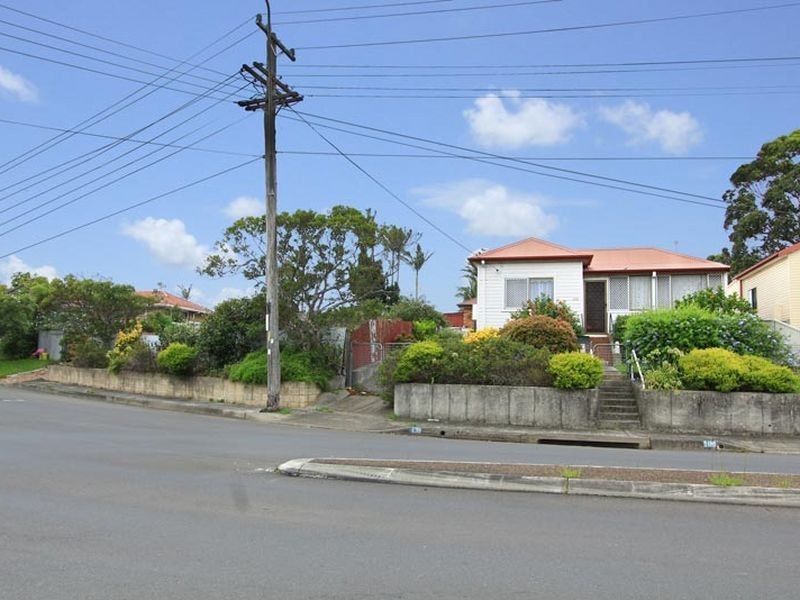 107-109 The Avenue, Coniston NSW 2500