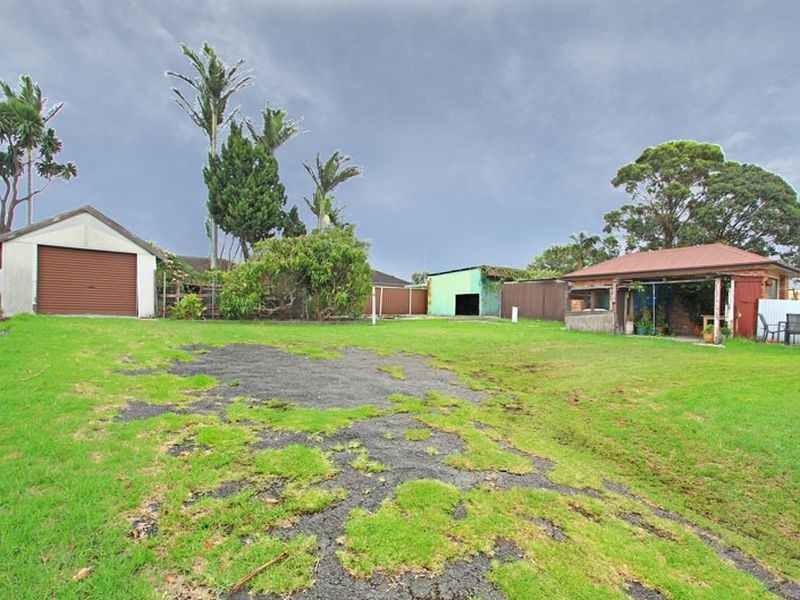 107-109 The Avenue, Coniston NSW 2500