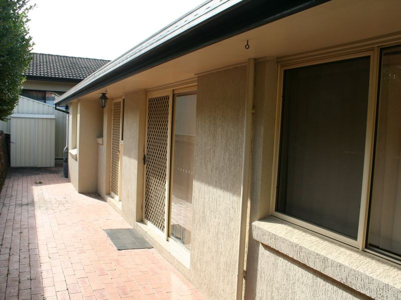 16 Sandalwood Road, Farmborough Heights NSW 2526