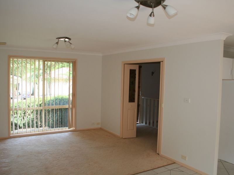 16 Sandalwood Road, Farmborough Heights NSW 2526