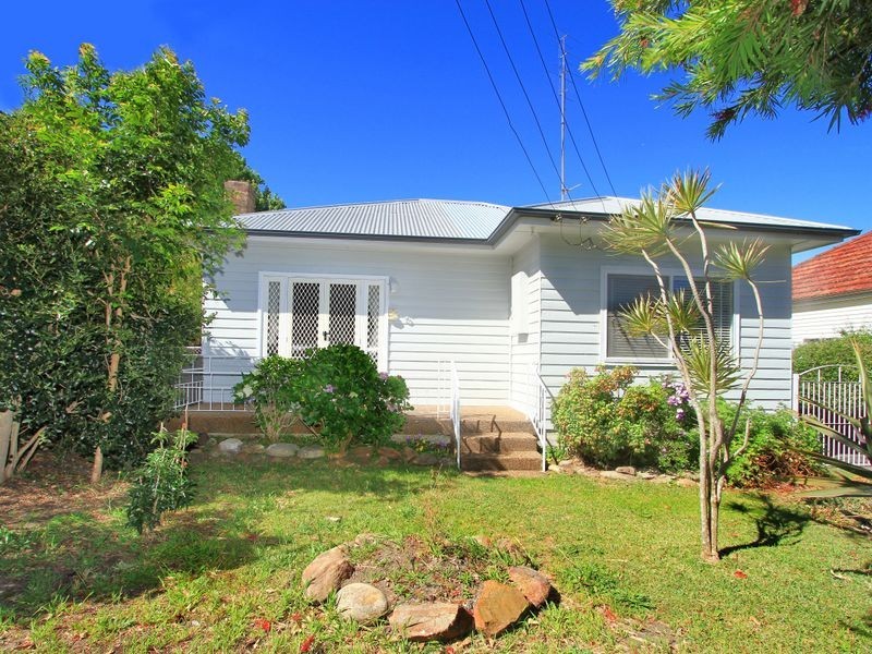 19 Cochrane Road, Thirroul NSW 2515
