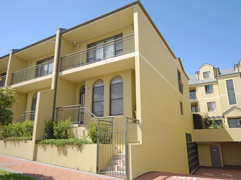 32/71-83 Smith Street, Wollongong NSW 2500