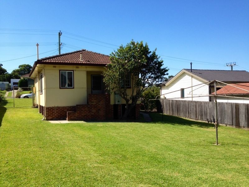 68 Taronga Avenue, Coniston NSW 2500