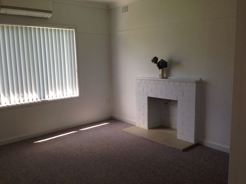 68 Taronga Avenue, Coniston NSW 2500