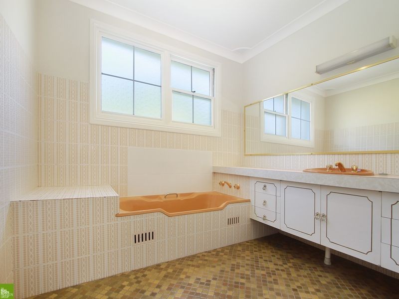 1 Colleen Grove, Mangerton NSW 2500