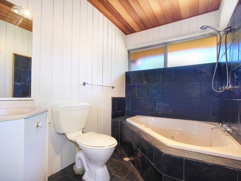 26 Gowan Brae Avenue, Mount Ousley NSW 2519