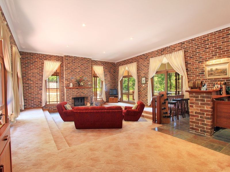 183 Derribong Drive, Cordeaux Heights NSW 2526