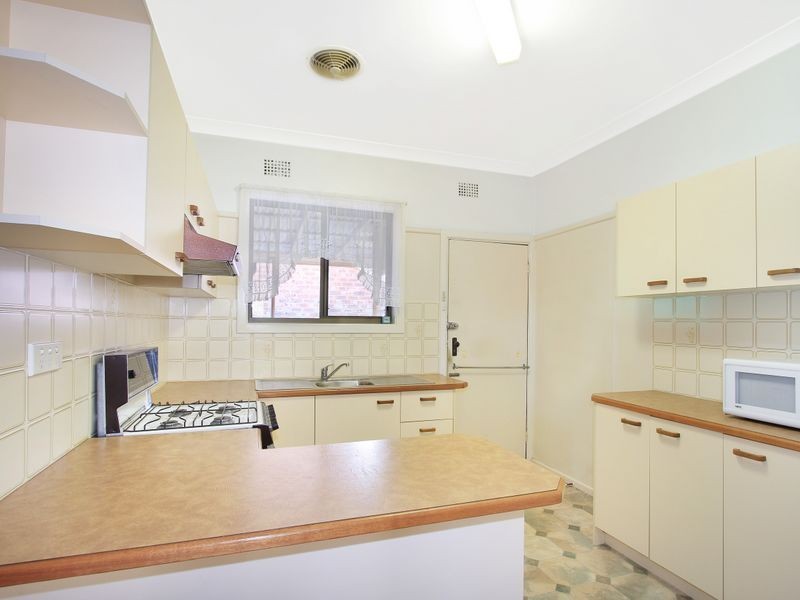 8 Balfour Street, Fairy Meadow NSW 2519