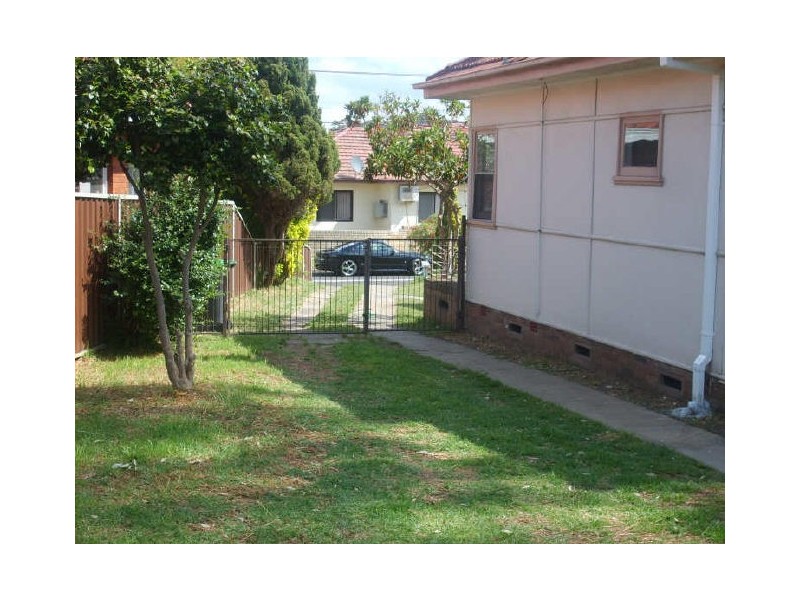 27 Simmons Street, Revesby NSW 2212