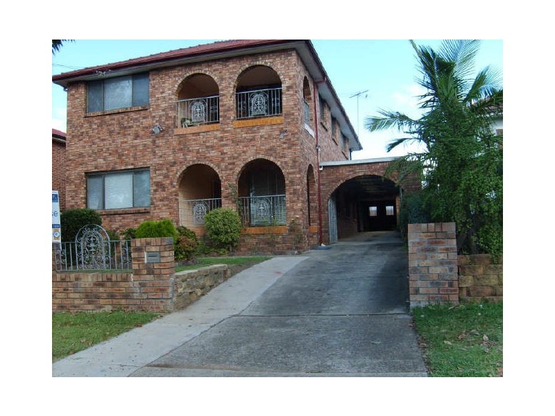 42 Little Rd, Bankstown NSW 2200