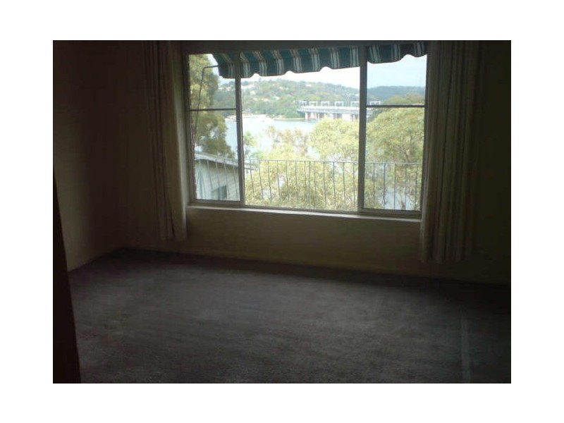 4 Dinjerra Crescent, Oatley NSW 2223