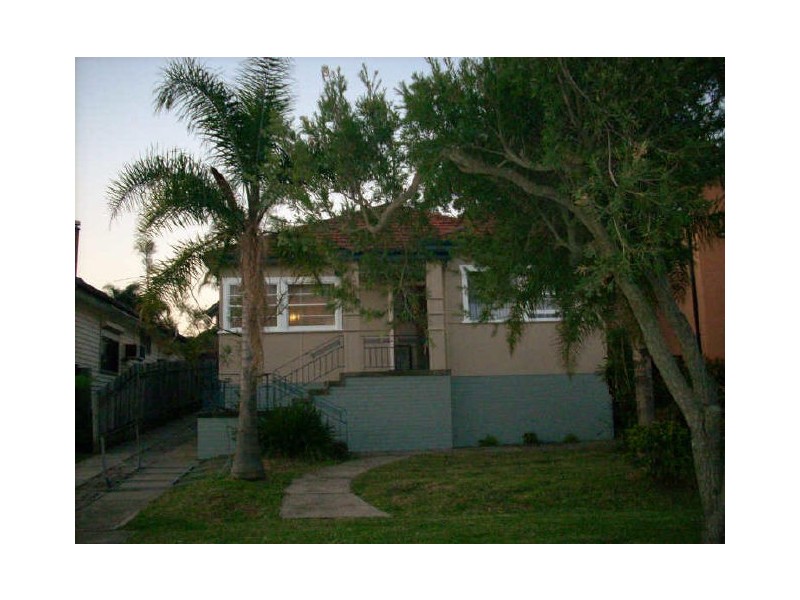 6 Charlton St, Yagoona NSW 2199