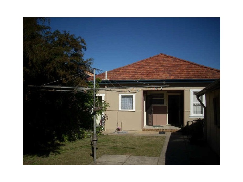 6 Charlton St, Yagoona NSW 2199