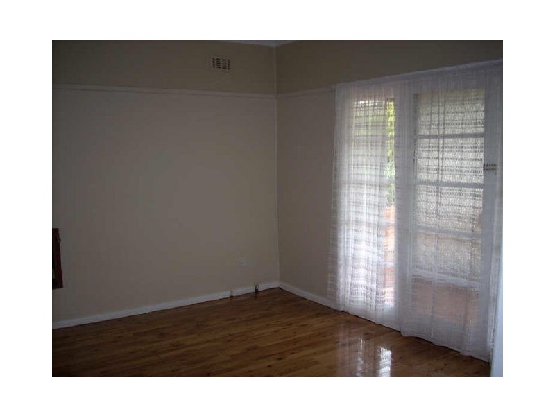 3 Larien Cres, Birrong NSW 2143