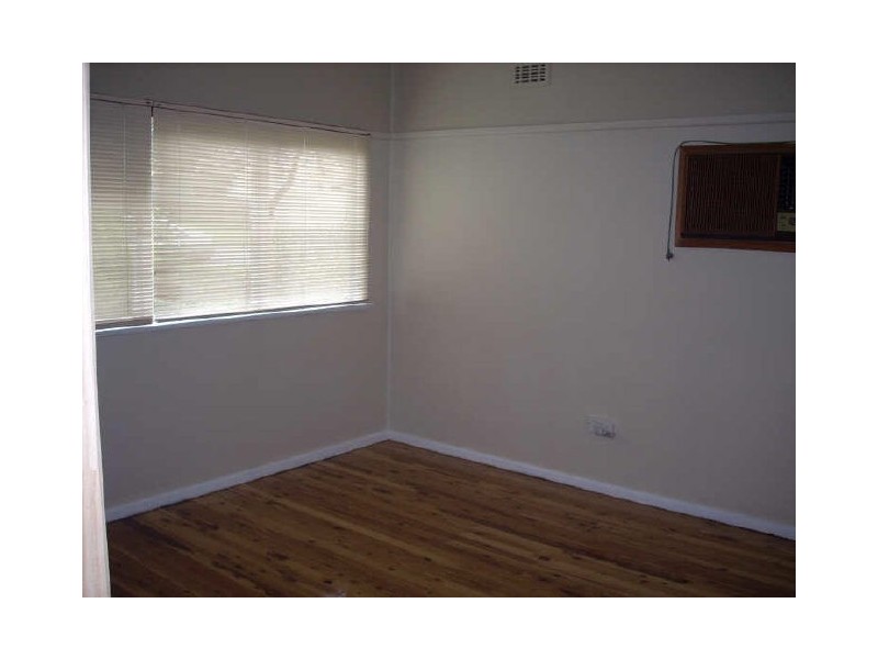 3 Larien Cres, Birrong NSW 2143