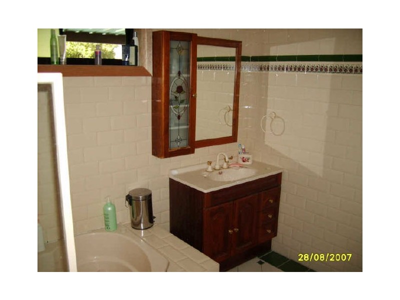 6 Arana Close, Georges Hall NSW 2198