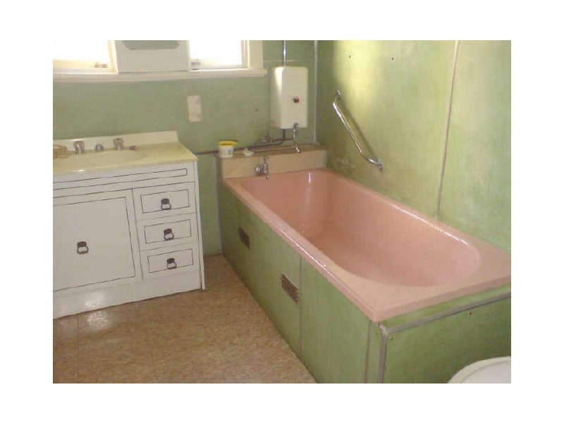 9 Robertson Road, Chester Hill NSW 2162