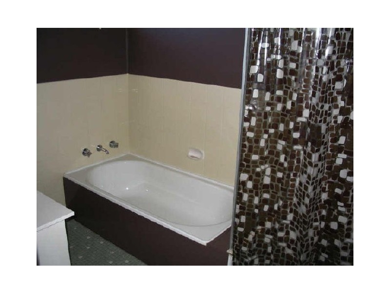 24 Murringo Street, Young NSW 2594