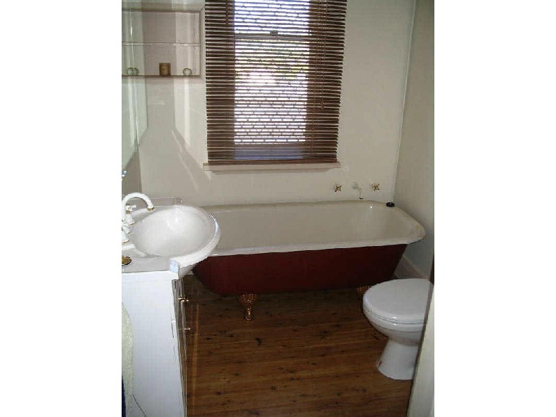 20 Campbell Street, Young NSW 2594