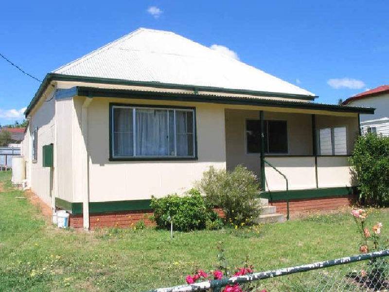 30 Currawong Street, Young NSW 2594