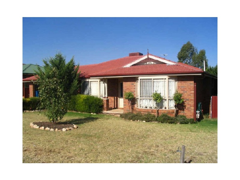 103 Fontenoy Street, Young NSW 2594