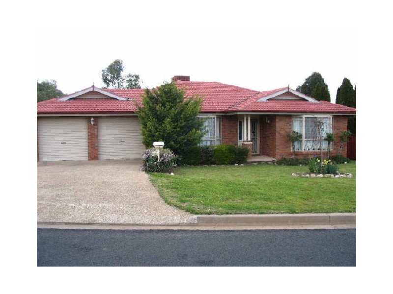 103 Fontenoy Street, Young NSW 2594