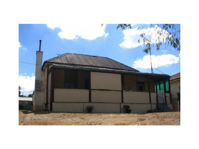 147 William Street, Young NSW 2594