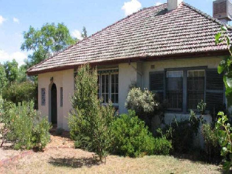 25 Elizabeth Street, Young NSW 2594