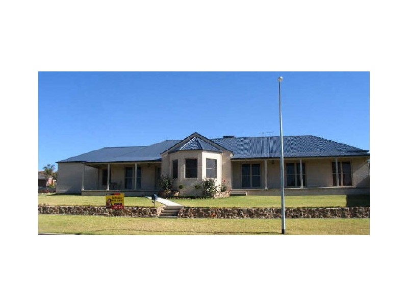 51 Petticoat Lane, Young NSW 2594