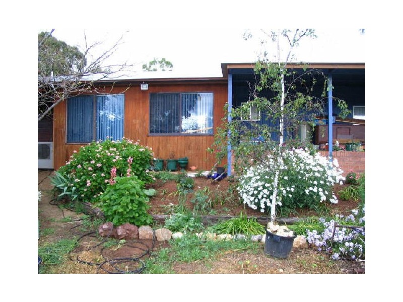 4 Tipperary Lane, Young NSW 2594