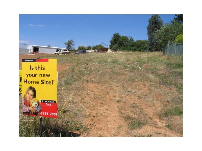 3 Chantilly Place, Young NSW 2594