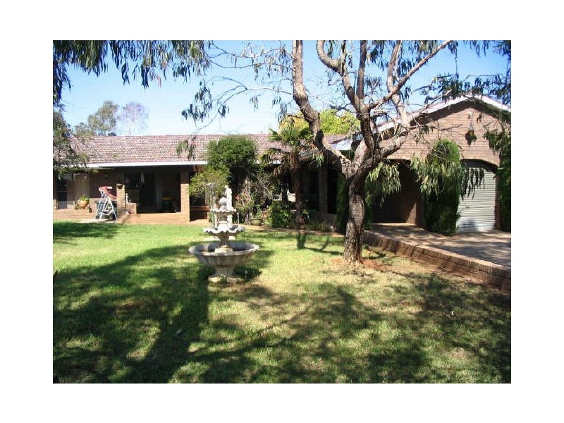 20 Jasprizza Avenue, Young NSW 2594