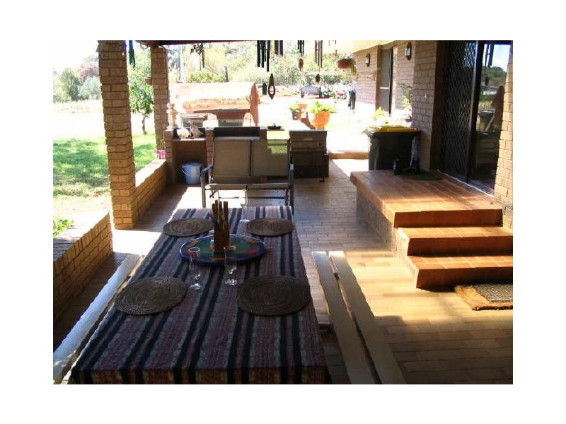 20 Jasprizza Avenue, Young NSW 2594