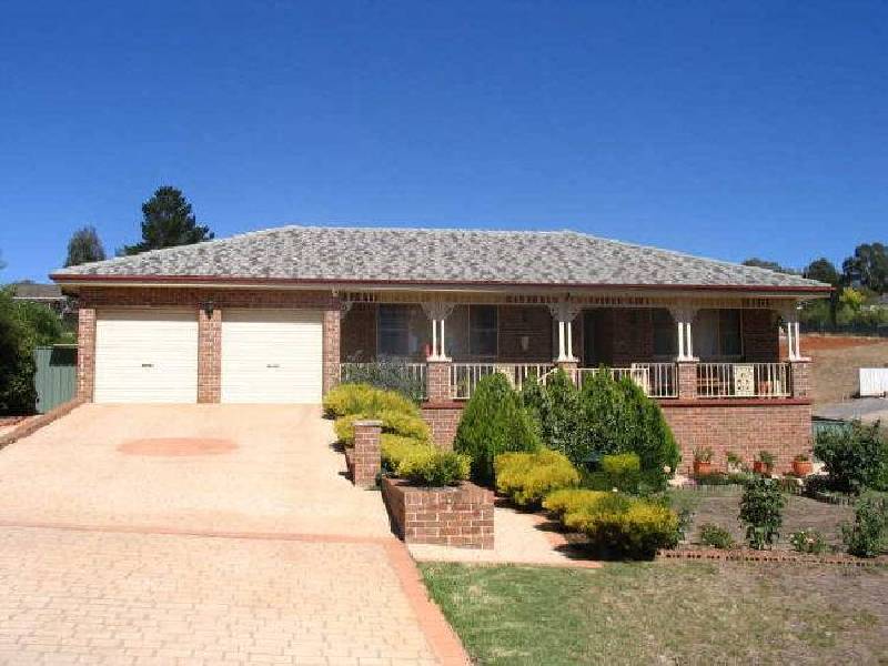 15 Petticoat Lane, Young NSW 2594