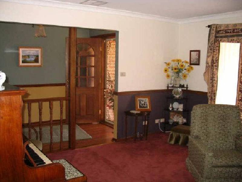 15 Petticoat Lane, Young NSW 2594