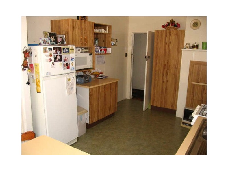 54 Caple Street, Young NSW 2594