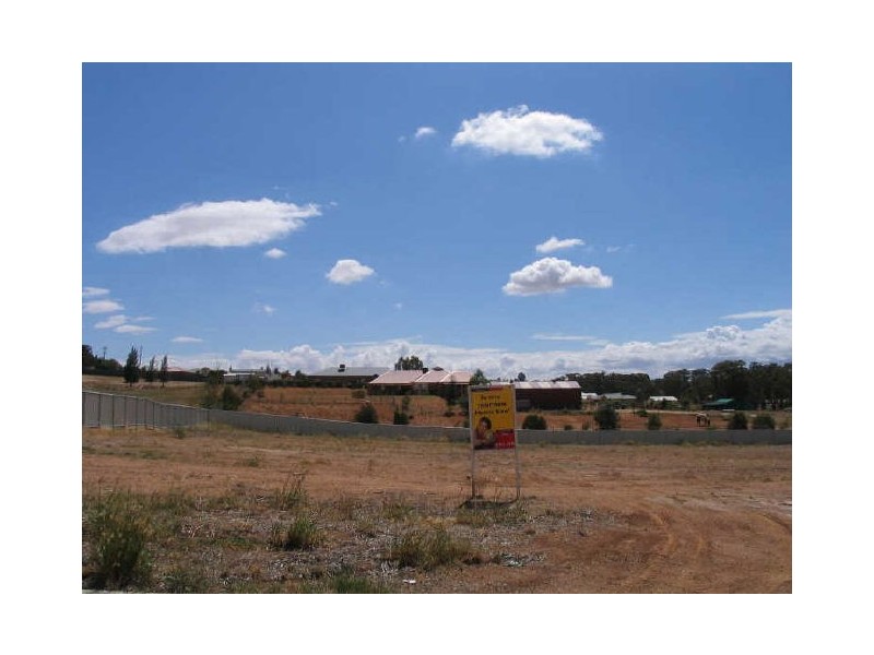14 Jordan Place, Young NSW 2594