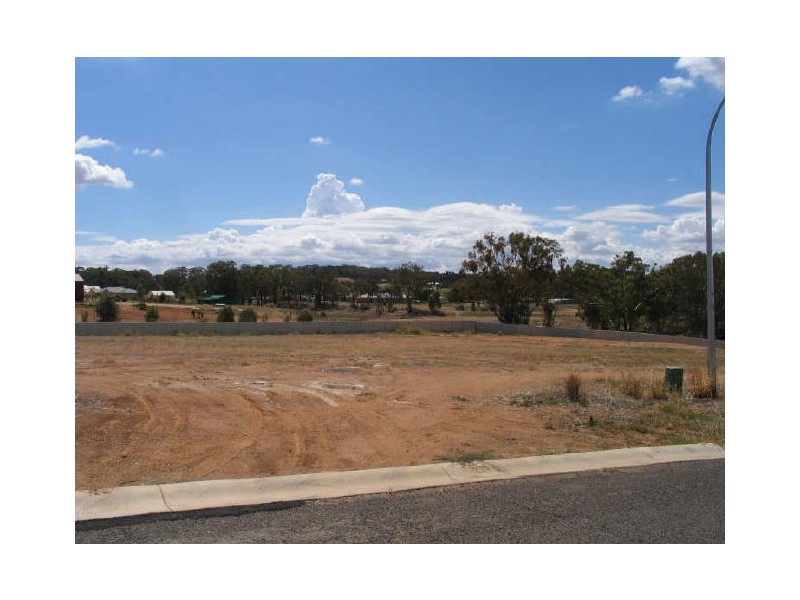 14 Jordan Place, Young NSW 2594