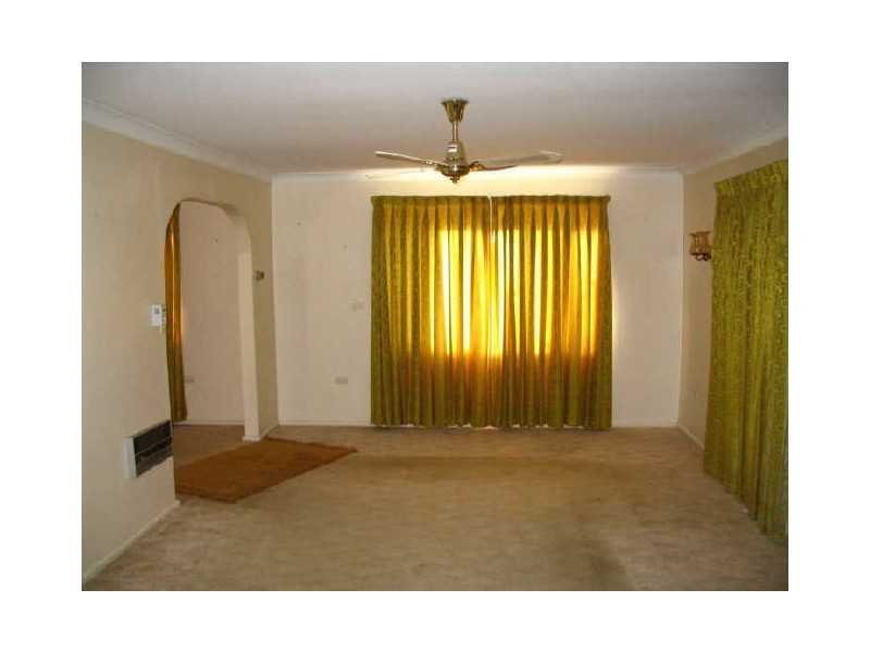 5 Cherry Court, Young NSW 2594