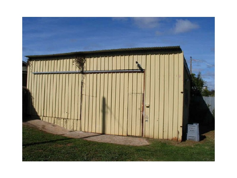 40 McLerie Street, Young NSW 2594