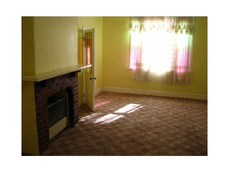 40 McLerie Street, Young NSW 2594