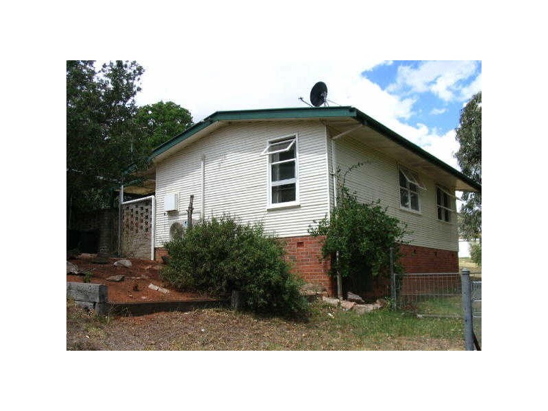 16 Florence Street, Young NSW 2594