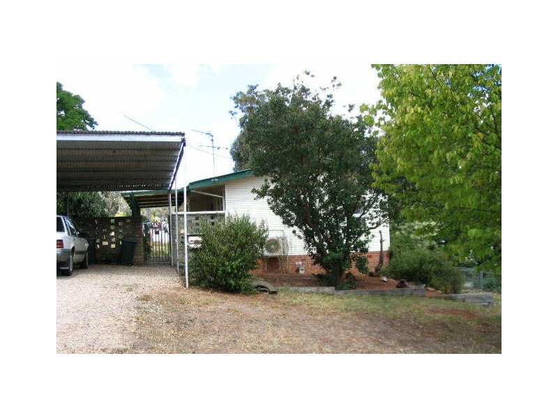 16 Florence Street, Young NSW 2594