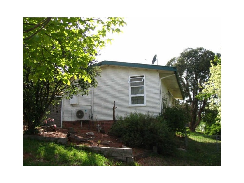 16 Florence Street, Young NSW 2594