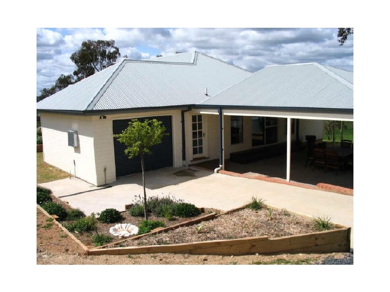 88 Burrows Road, Young NSW 2594