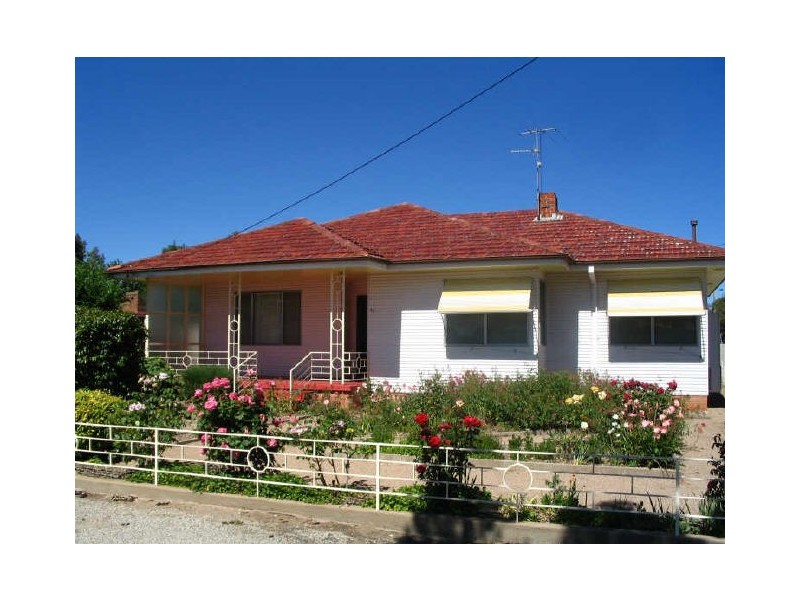 92 Lynch Street, Young NSW 2594