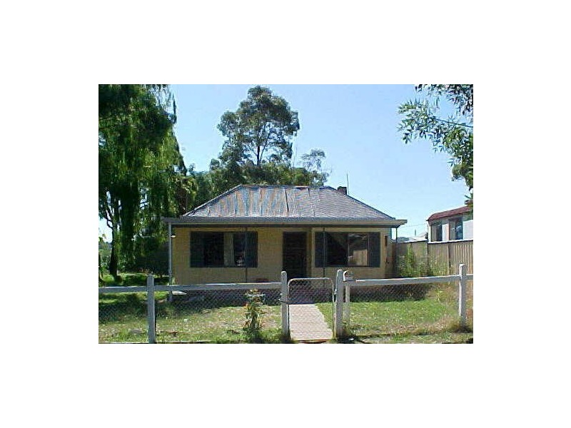 4 Yass Street, Young NSW 2594