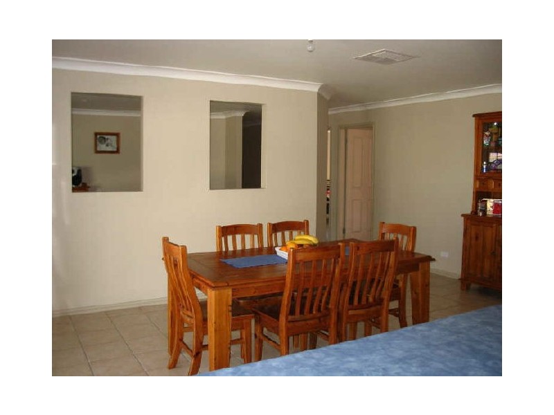 3 Scott Place, Young NSW 2594