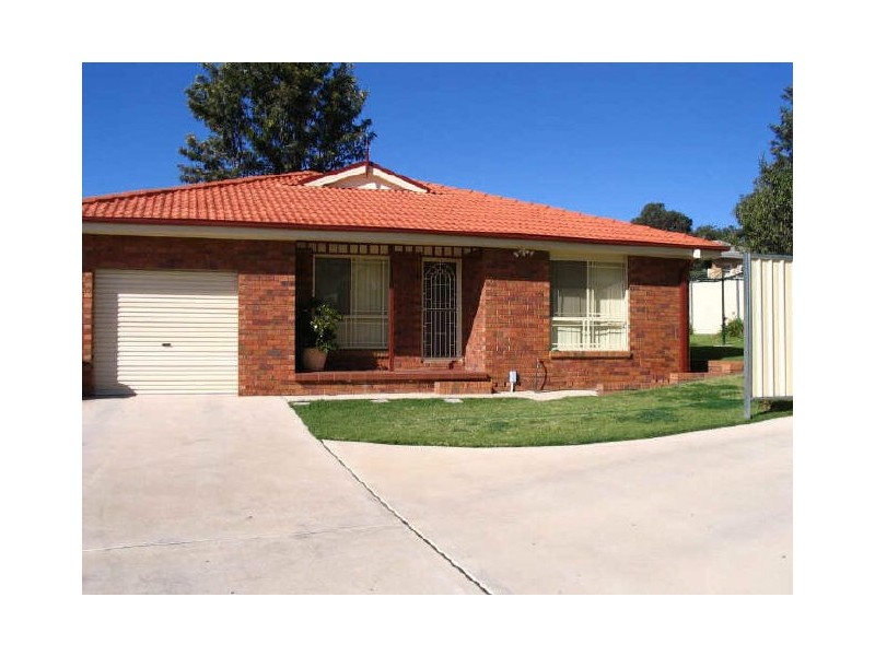 56 Caple Street, Young NSW 2594