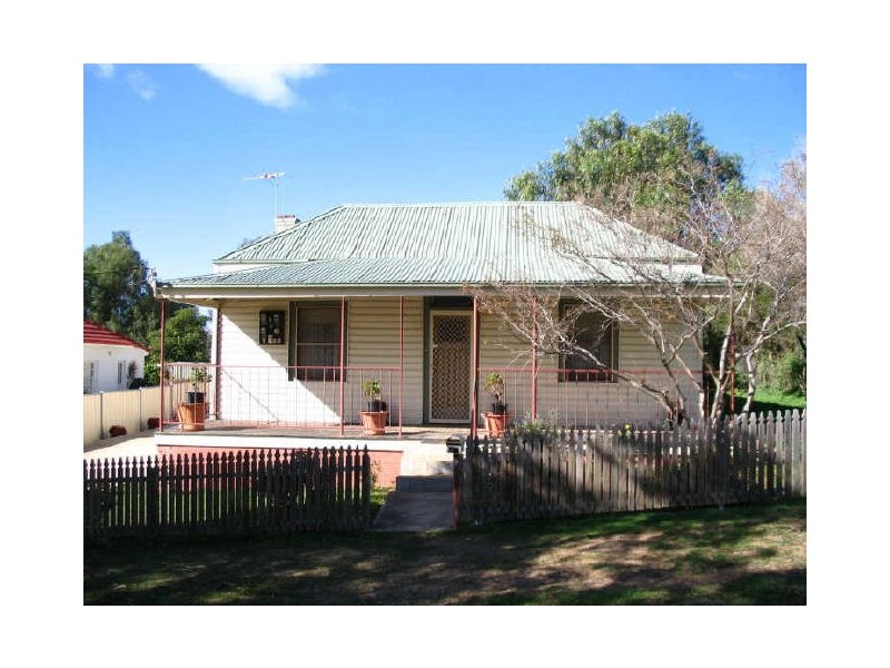 56 Caple Street, Young NSW 2594